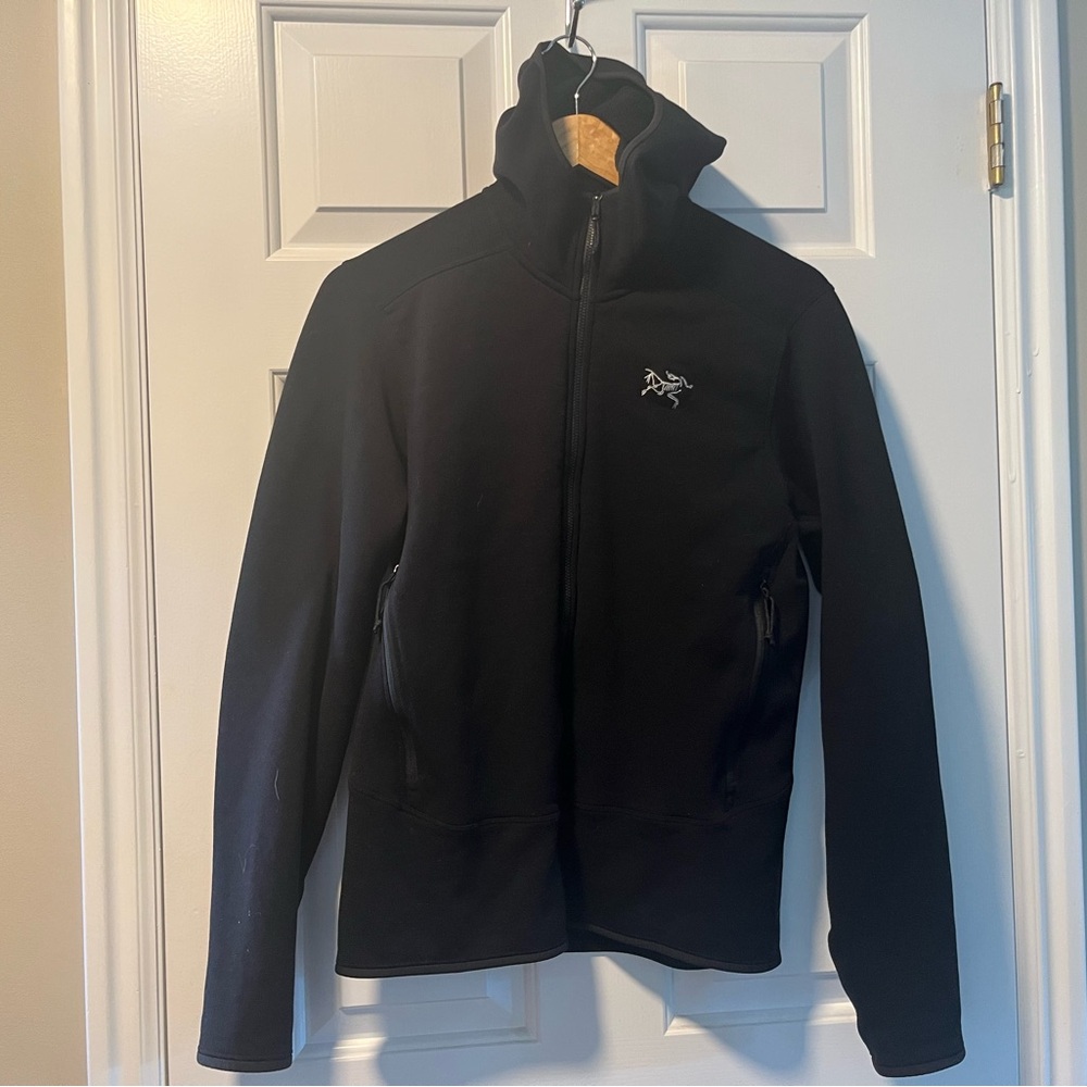 Men’s size small black Arc’Teryx Kyanite Technical Fleece Hoodie